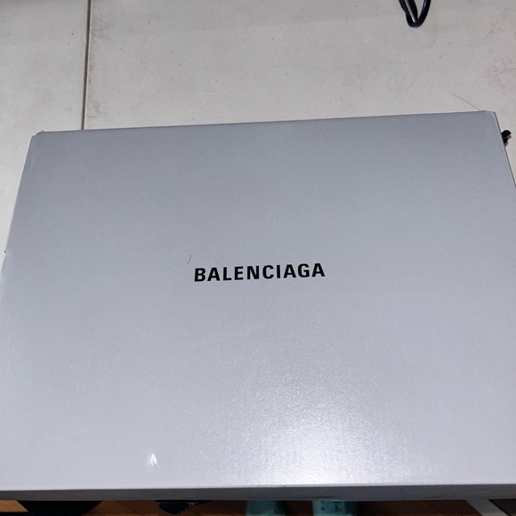 Balenciaga triple s sneakers - Picture 4 of 5